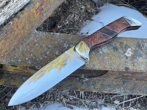 contact custom knives Canada